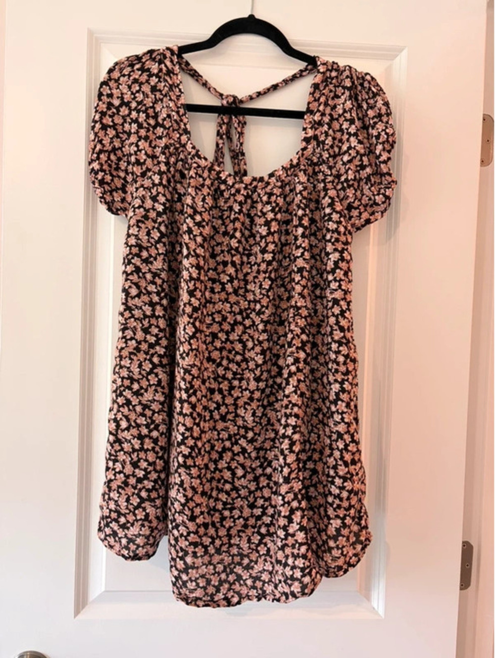 VICI Black & Mauve Floral Puff Sleeve Mini Dress Size Small